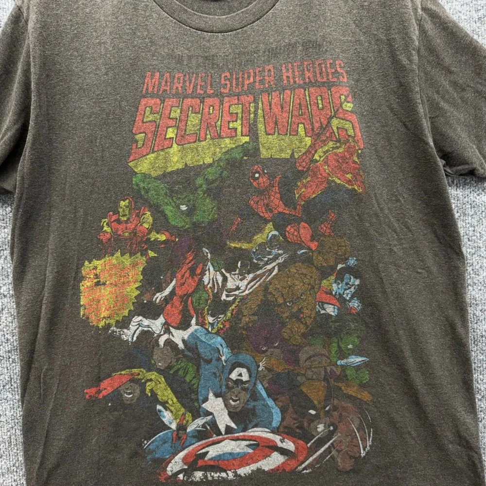 Marvel Secret Wars T Shirt Men's Gray Graphic Tee Short Sleeve Comic Heroes‎